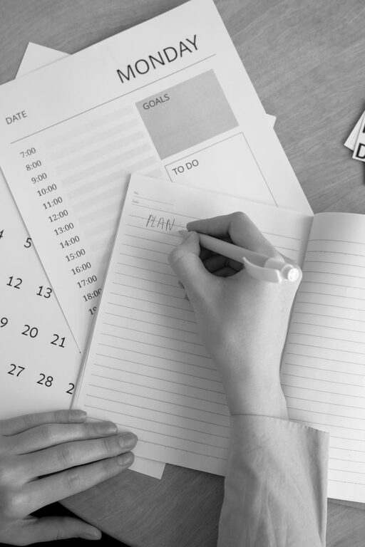How to Set Realistic Weekly Goals for Better Productivity